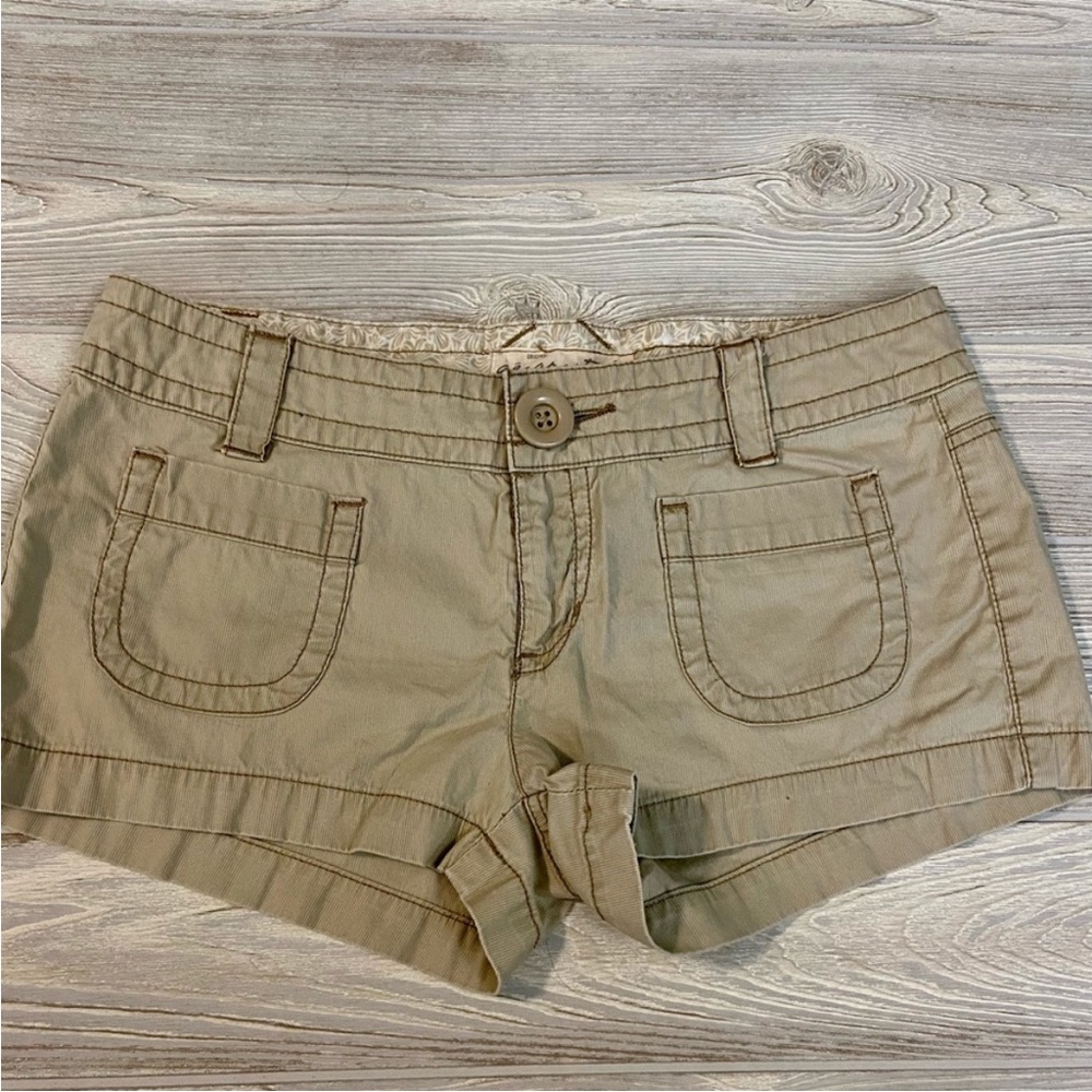 Aeropostale womens khaki shorts 5/6